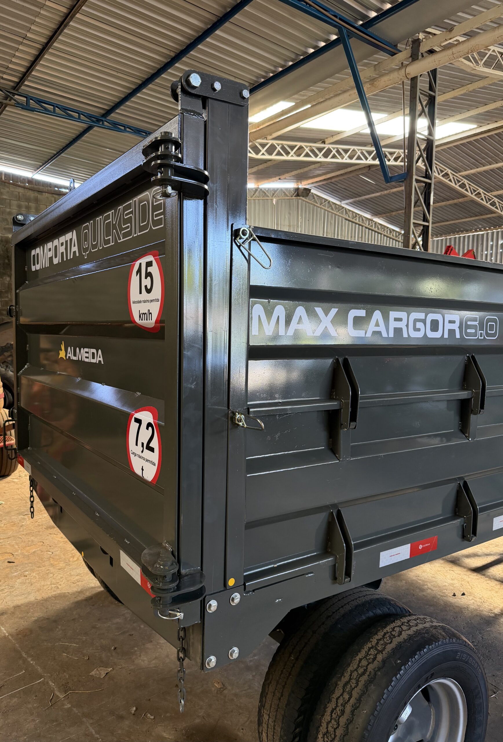 Carreta Agrícola Metálica Marca: Almeida Modelo: MAX CARGOR 6.0 capacidade para 7.2 toneladas e 6 m cúbicos , 2 eixos/6 rodas modelo: Basculante hidráulica no pistão equipamento (novo ) - Imagem 18