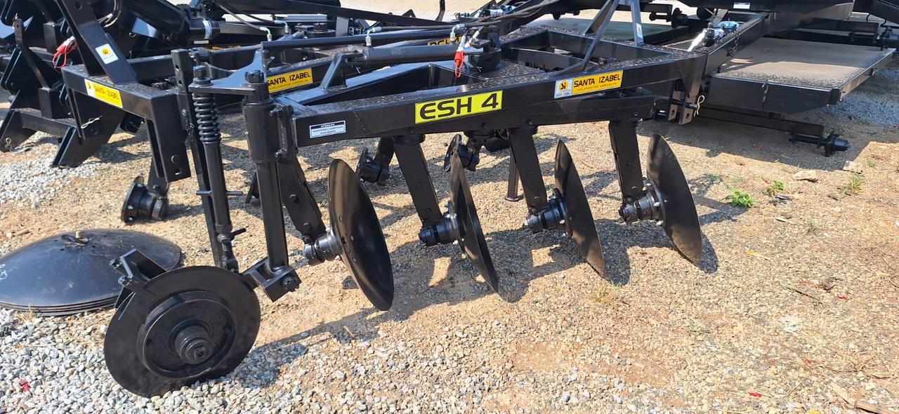 ARADO REVERSÍVEL Marca: SANTA IZABEL (novo) com reversão hidráulica por pistão, Modelo: ESH de 4 discos de 28 polegadas - Imagem 3
