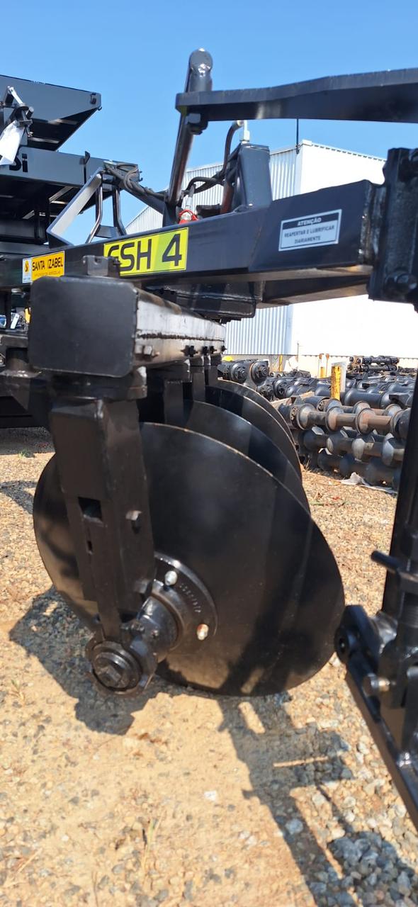 ARADO REVERSÍVEL Marca: SANTA IZABEL (novo) com reversão hidráulica por pistão, Modelo: ESH de 4 discos de 28 polegadas - Imagem 4