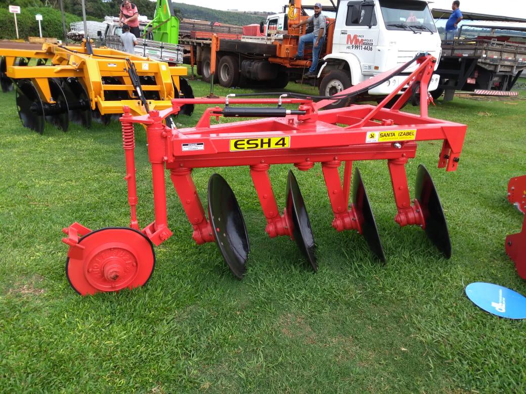 ARADO REVERSÍVEL Marca: SANTA IZABEL (novo) com reversão hidráulica por pistão, Modelo: ESH de 4 discos de 28 polegadas
