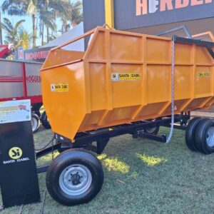Carreta Forrageira Metálica Basculante Hidráulica por pistão (nova) Marca: Santa Izabel Modelo: CBFA-9000 com capacidade para 9 m cúbicos