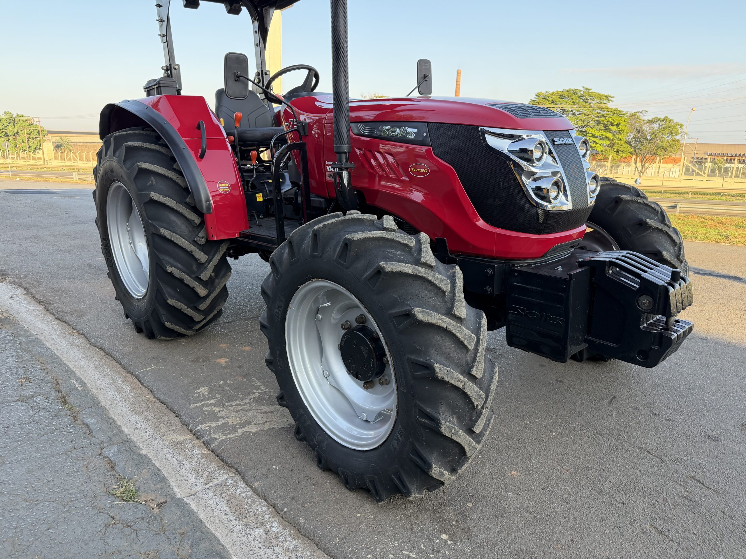 Yanmar Solis 75 4x4 Ano 2022 com Reversor de marchas - Imagem 11