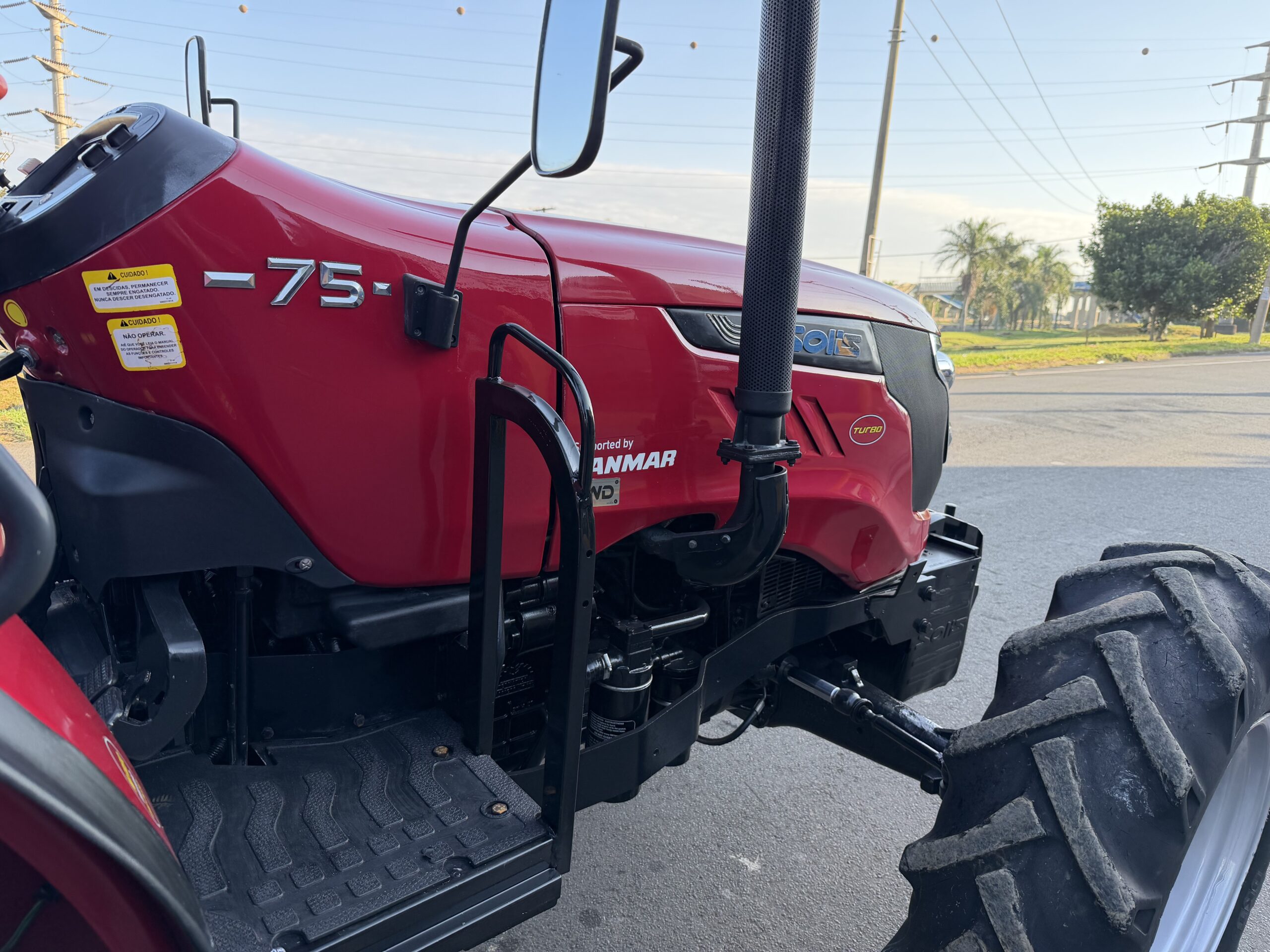 Yanmar Solis 75 4x4 Ano 2022 com Reversor de marchas - Imagem 14
