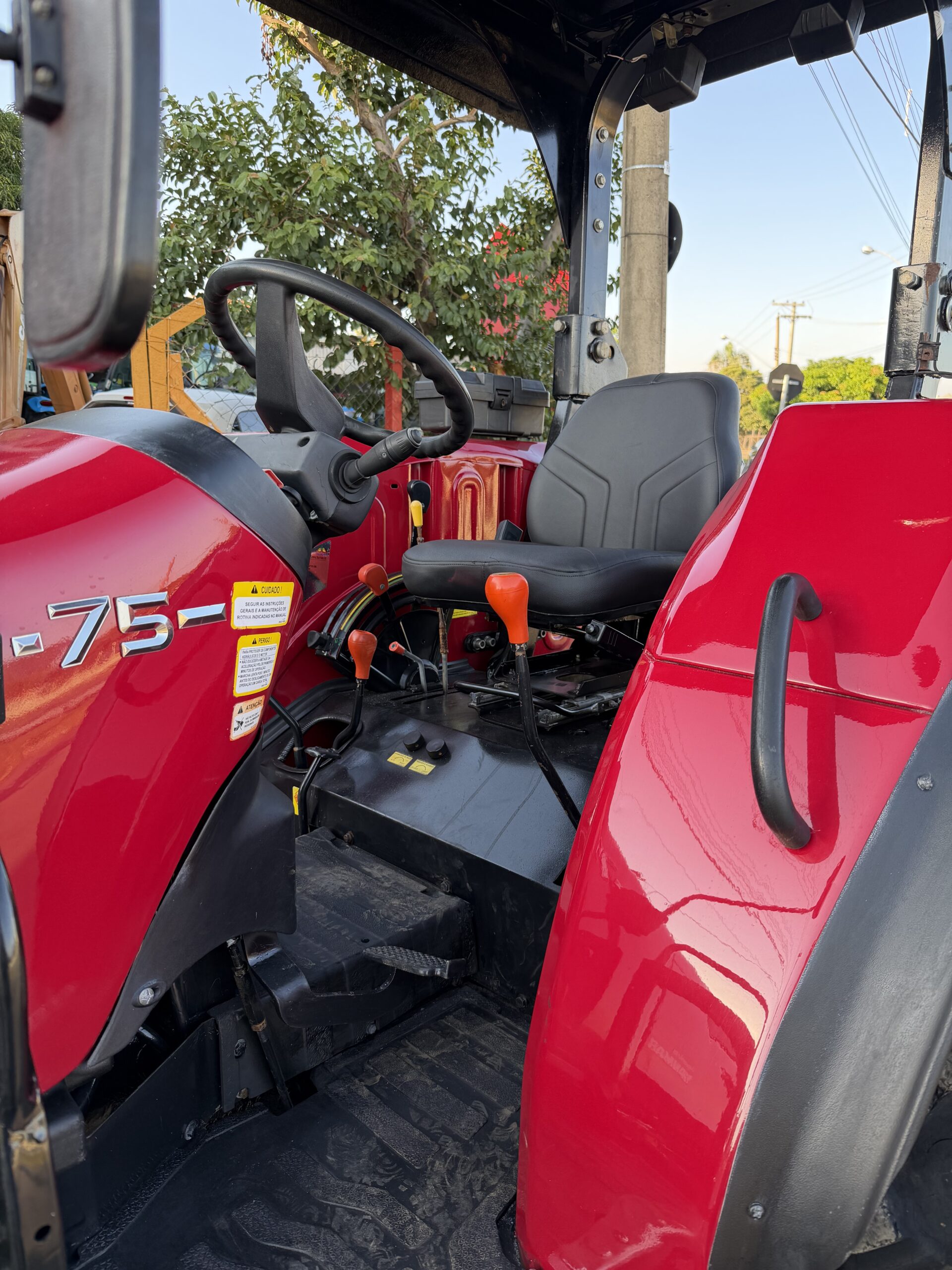 Yanmar Solis 75 4x4 Ano 2022 com Reversor de marchas - Imagem 20