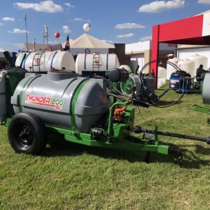 Pulverizador/Atomizador (novo) Marca: IMEP Modelo: THUNDER 1200 Turbo 1200, Turbina Café, Citrus / Fruticultura, capacidade para: 1.200 litros.