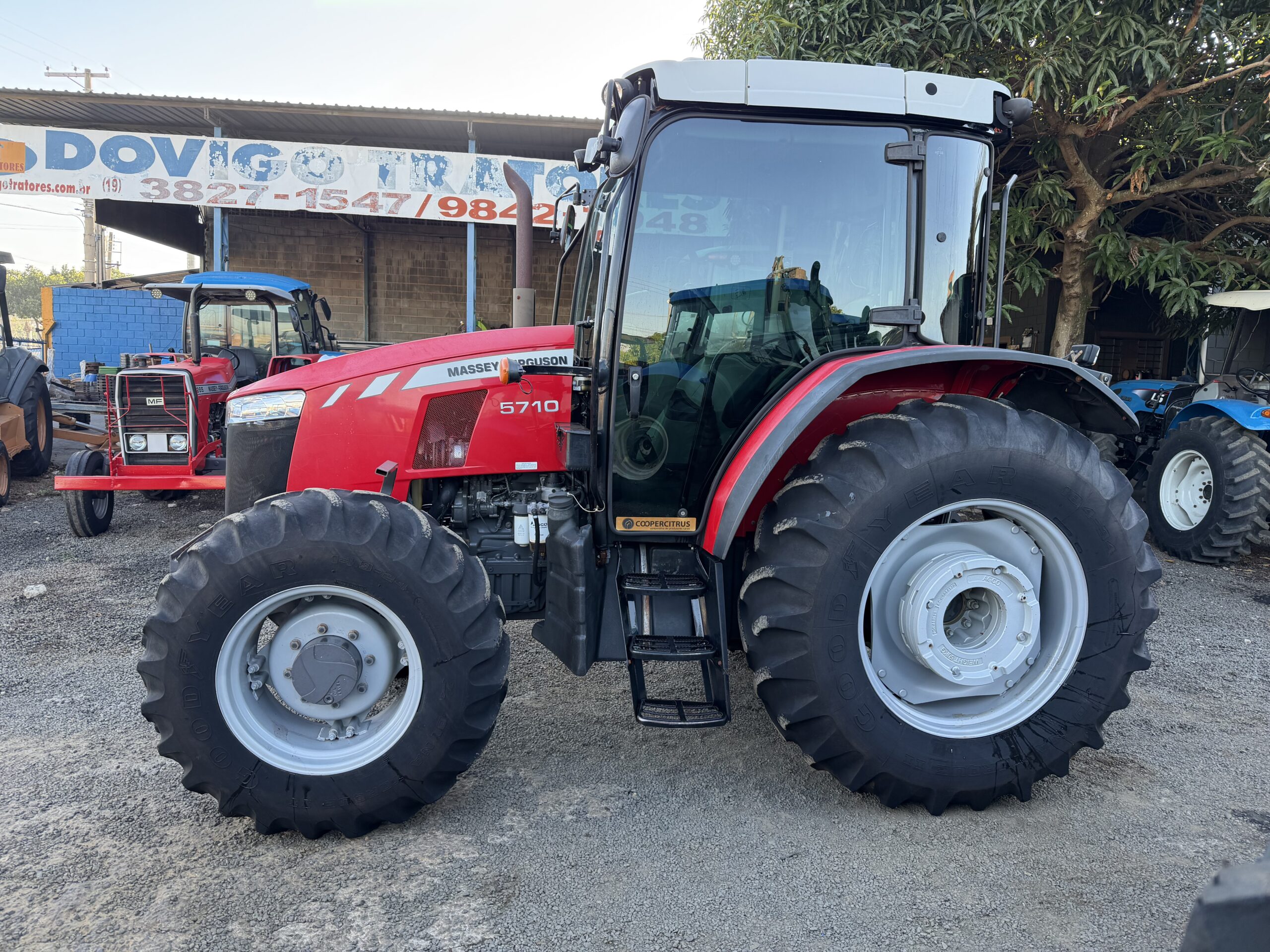 Massey Ferguson 5710 4x4 Ano 2020 Cabinado de Fábrica, com Reversor de marchas eletro-hidráulico