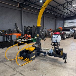 Colhedora de forragens (nova), Marca: JF Modelo: C120 AT S5 área total com Aplicador de Inoculante INOC 50L.
