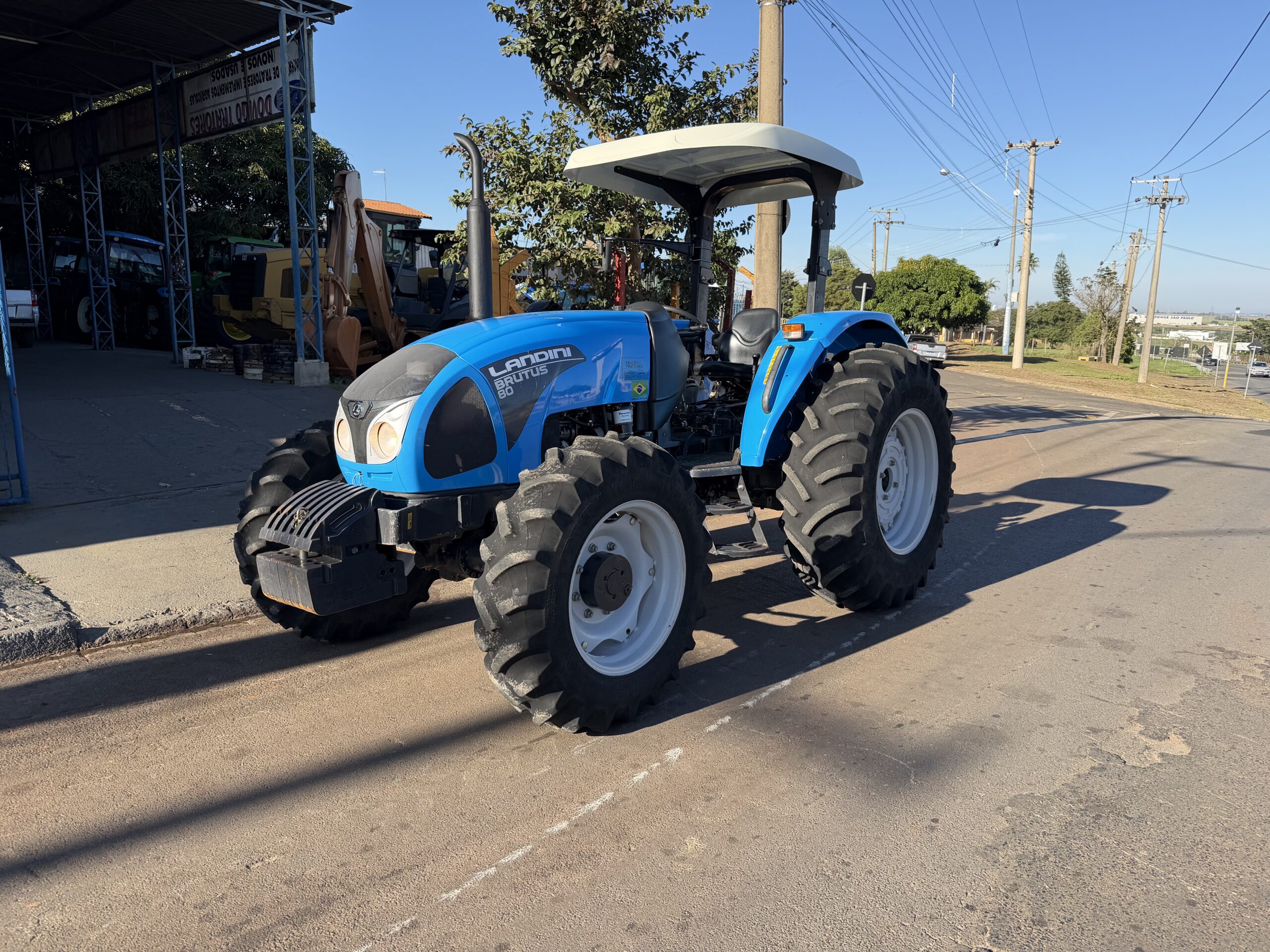 LANDINI BRUTUS 80 4x4 Ano 2023 com redutor de velocidade e Reversor de marchas - Imagem 2