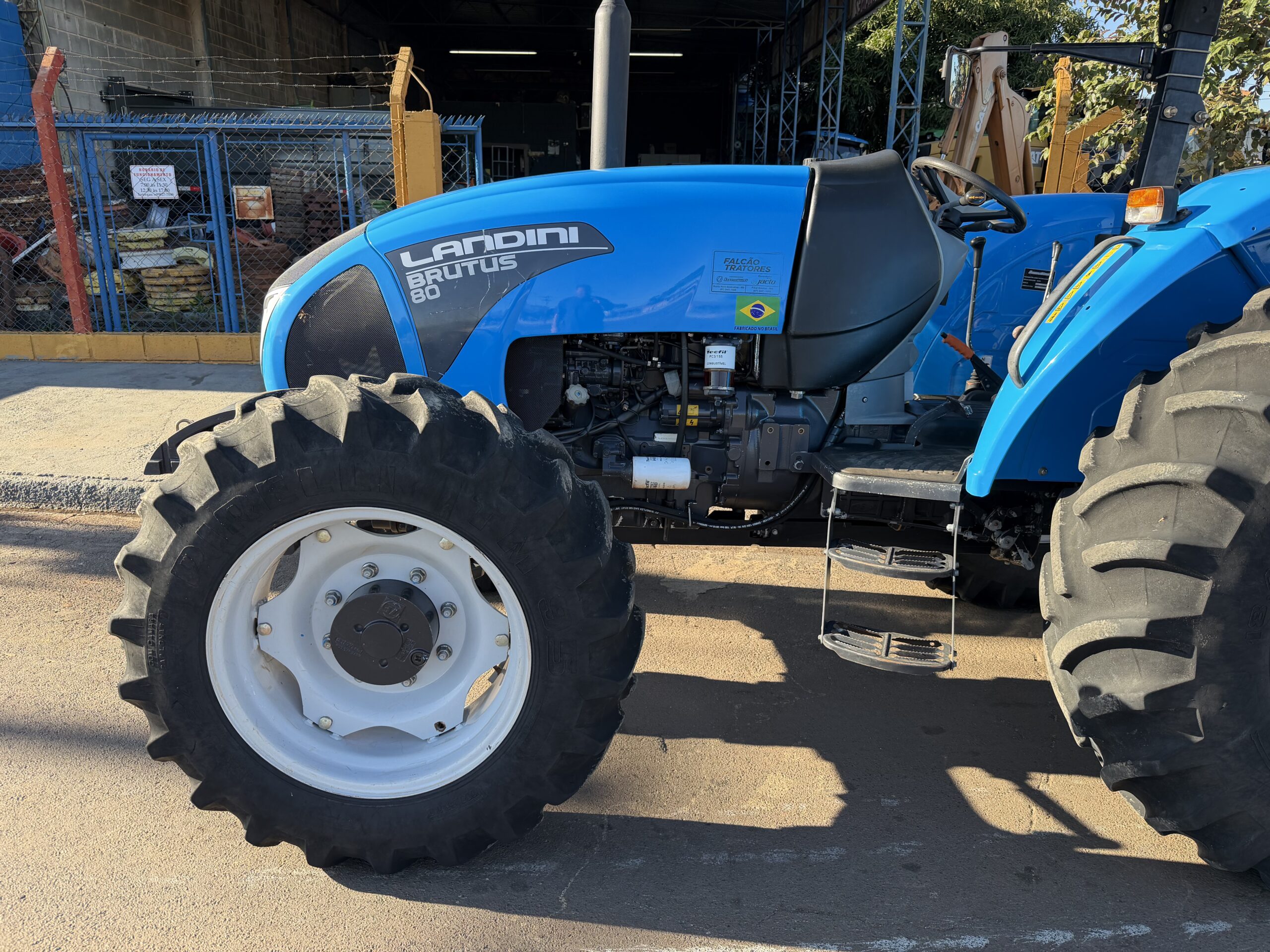 LANDINI BRUTUS 80 4x4 Ano 2023 com redutor de velocidade e Reversor de marchas - Imagem 5