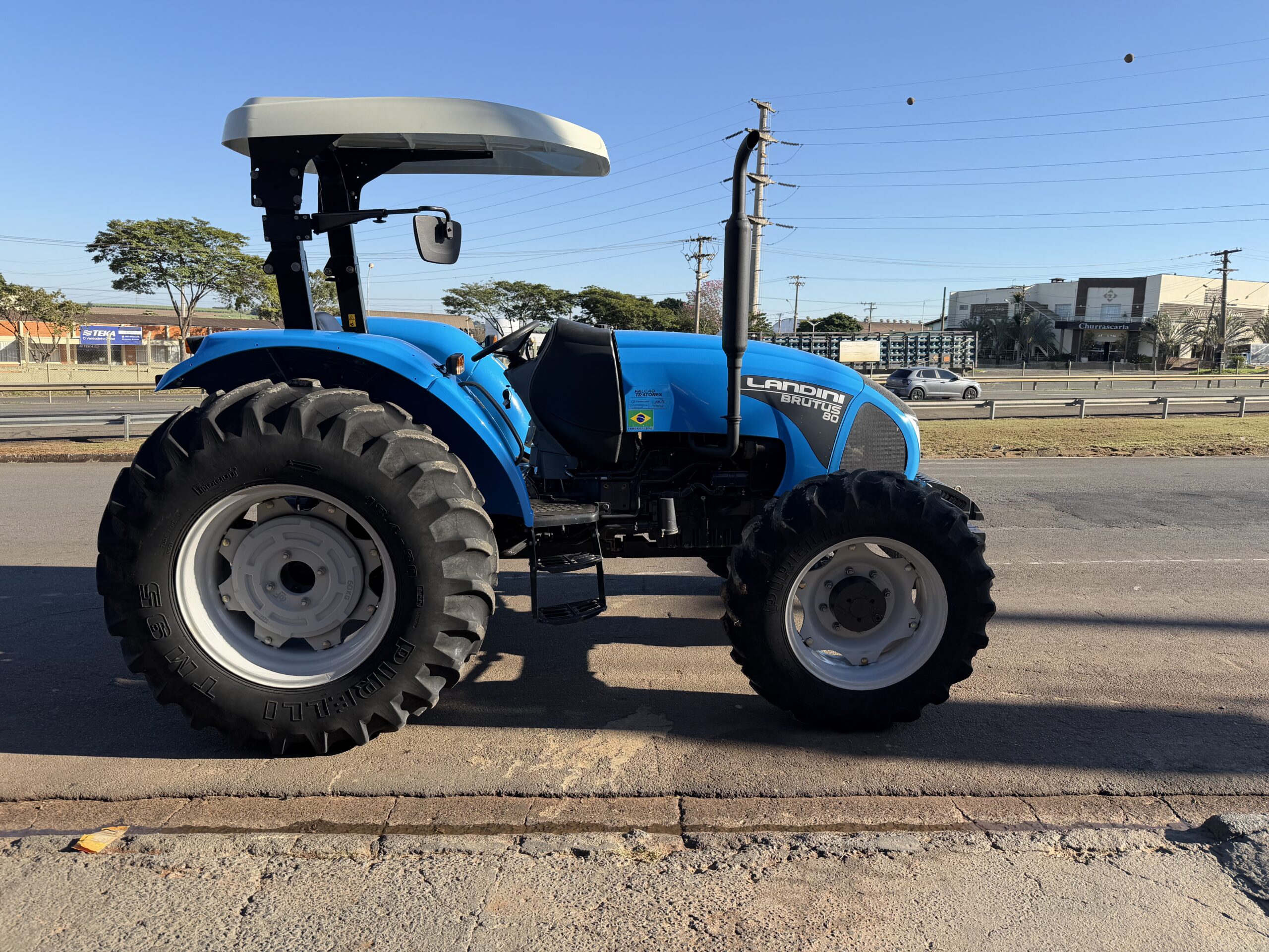 LANDINI BRUTUS 80 4x4 Ano 2023 com redutor de velocidade e Reversor de marchas - Imagem 11