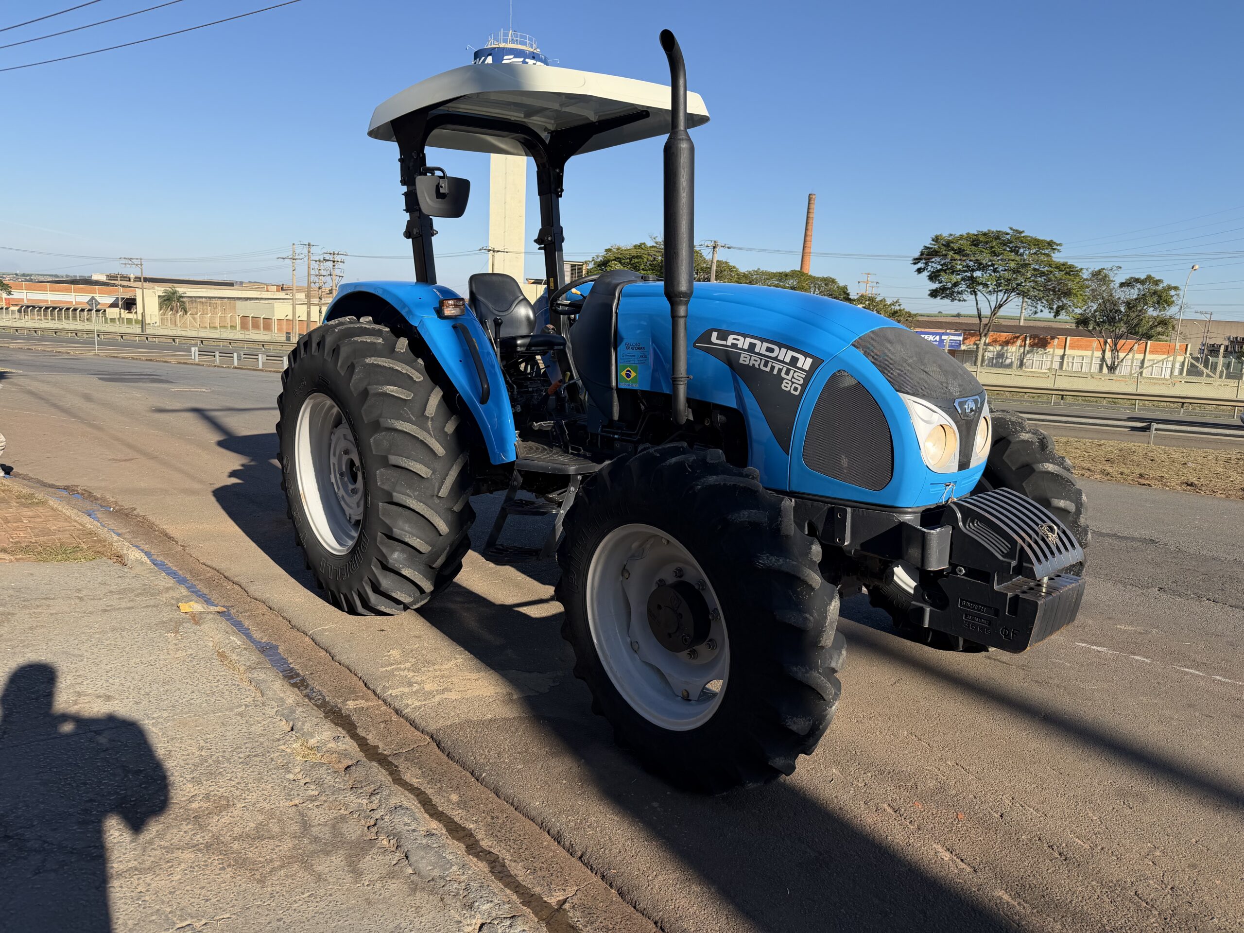 LANDINI BRUTUS 80 4x4 Ano 2023 com redutor de velocidade e Reversor de marchas - Imagem 10