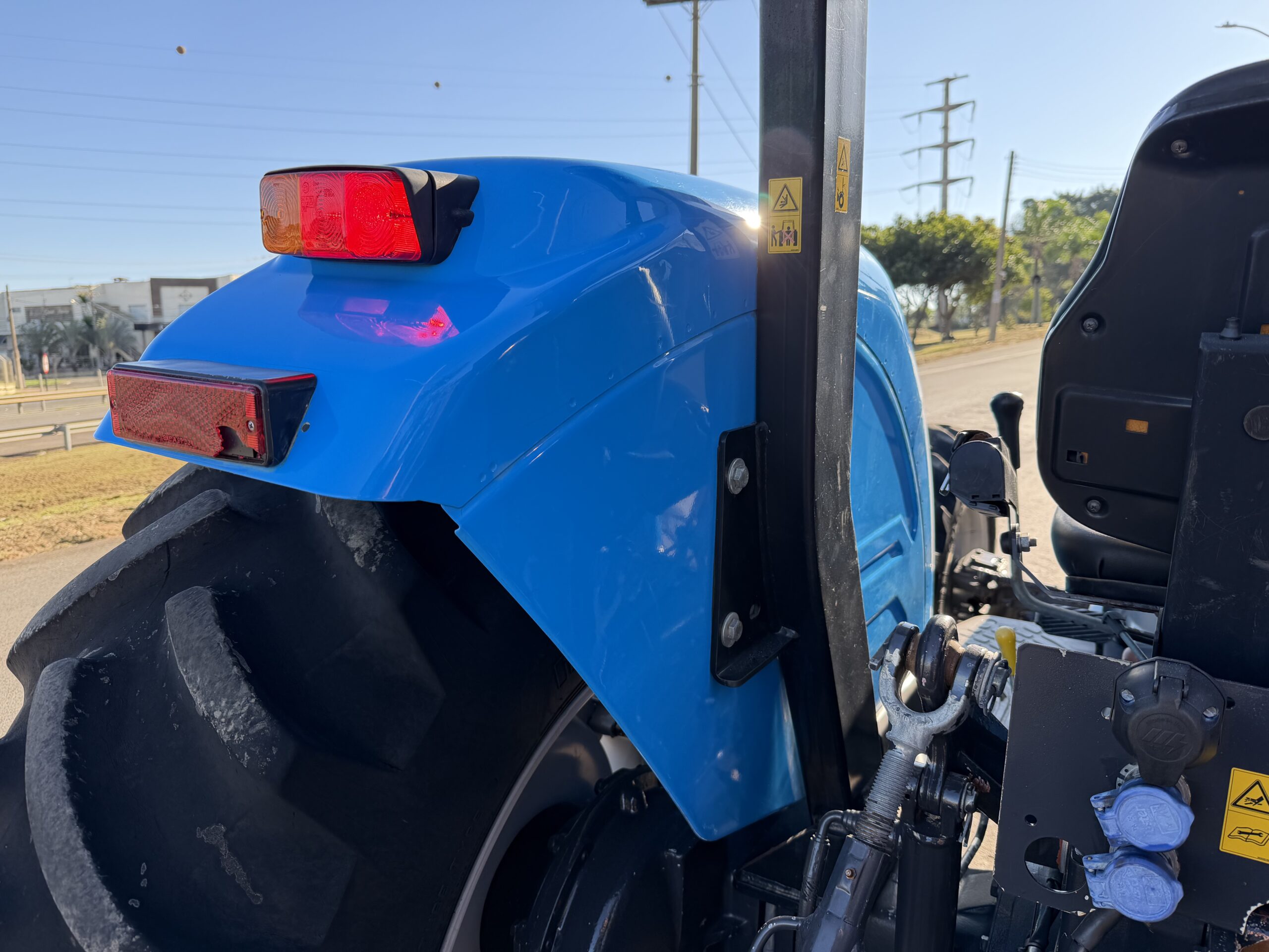 LANDINI BRUTUS 80 4x4 Ano 2023 com redutor de velocidade e Reversor de marchas - Imagem 23