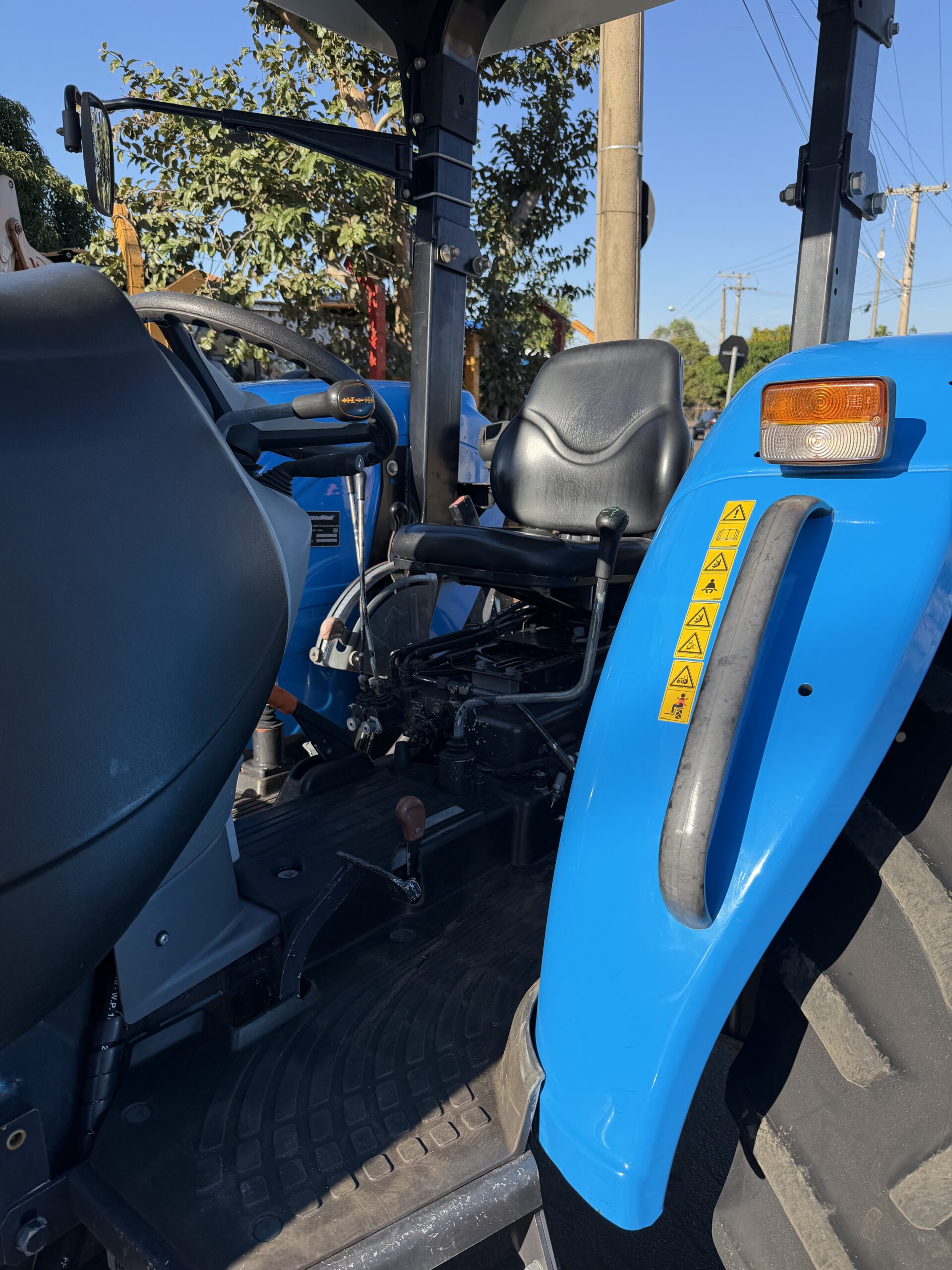 LANDINI BRUTUS 80 4x4 Ano 2023 com redutor de velocidade e Reversor de marchas - Imagem 24