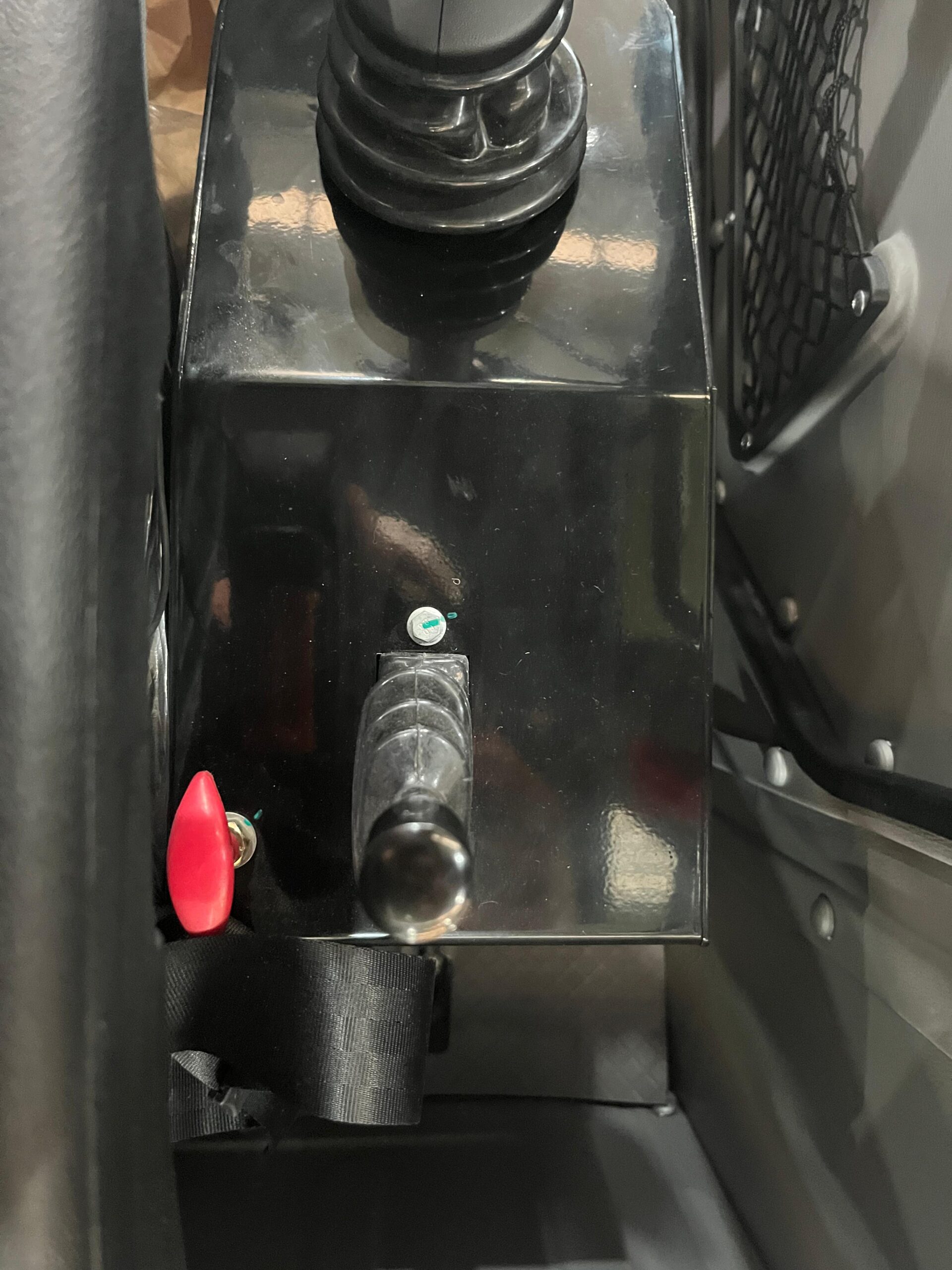 Pá Carregadeira (nova) Marca: Forza Modelo: W928 4x4 linha Premiun, Ano: 2026, Cabinada de fábrica com ar condicionado - Imagem 11