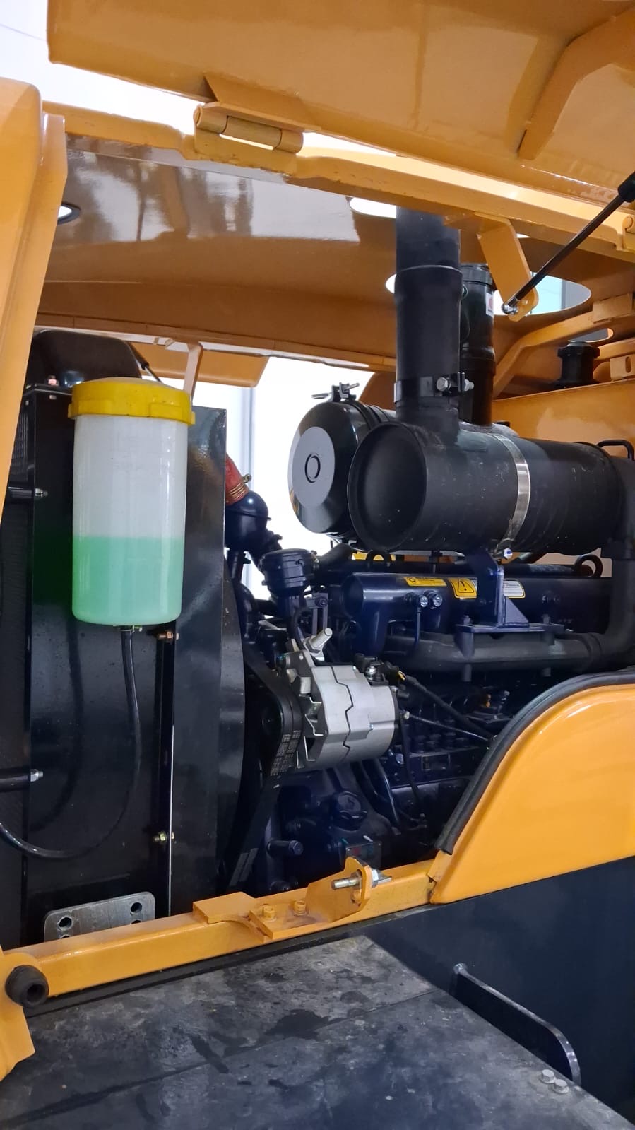 Pá Carregadeira (nova) Marca: KRAFT Modelo: K940 4x4 linha Premiun, Ano: 2026, Cabinada de fábrica com ar condicionado - Imagem 5