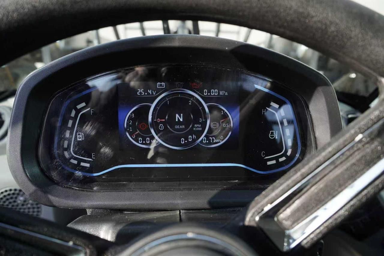 Pá Carregadeira (nova) Marca: RSX Modelo: RS 942 4x4 linha Premiun, Ano: 2026, Cabinada de fábrica com ar condicionado. - Imagem 15