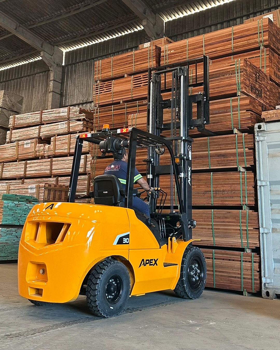 Empilhadeira duplex (nova) , Marca: APEX Modelo: Apex 30D para 3.0 ton ,com torre de 3.50 m e motor a diesel . - Imagem 5