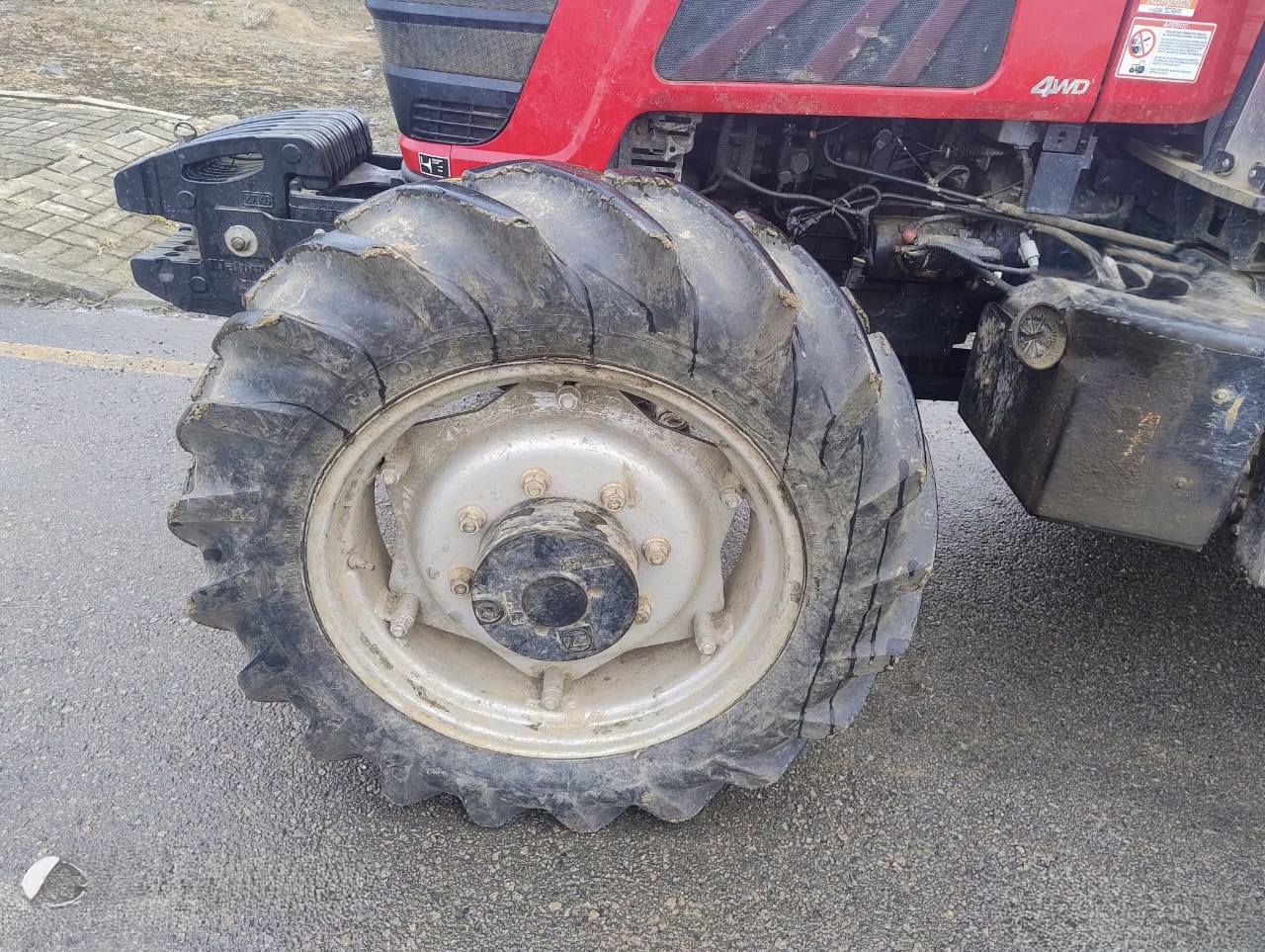 Mahindra 6065 4x4 Ano 2023 com redutor e Reversor apenas 1084 horas - Imagem 5