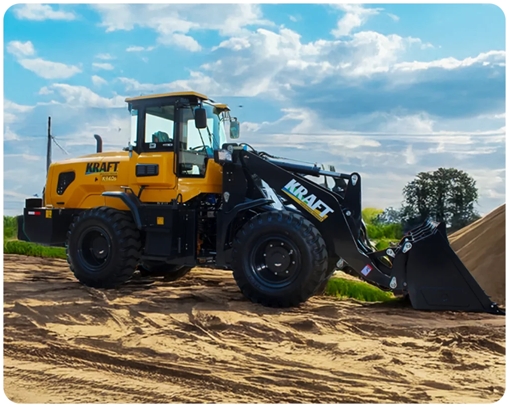 Pá Carregadeira (nova) Marca: KRAFT Modelo: K940S 4x4 linha Premiun, Ano: 2026, Cabinada de fábrica com ar condicionado. - Imagem 2