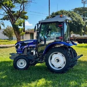TRACFORCE  Modelo: 25E 4x4 Ano: 2026 (novo), Cabinado de fábrica com ar condicionado e com Reversor de marchas.