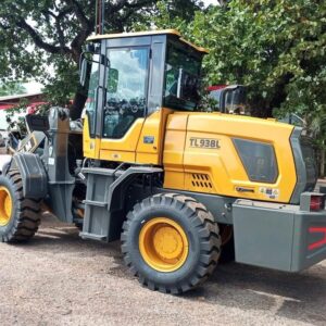 Pá Carregadeira (nova) Marca: TLM Modelo: 938L 4x4 linha Premiun, Ano: 2026, Cabinada de fábrica com ar condicionado