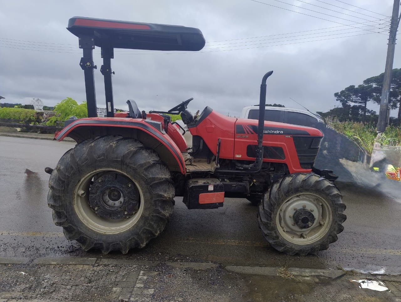 Mahindra 6065 4x4 Ano 2023 com redutor e Reversor apenas 1084 horas - Imagem 3