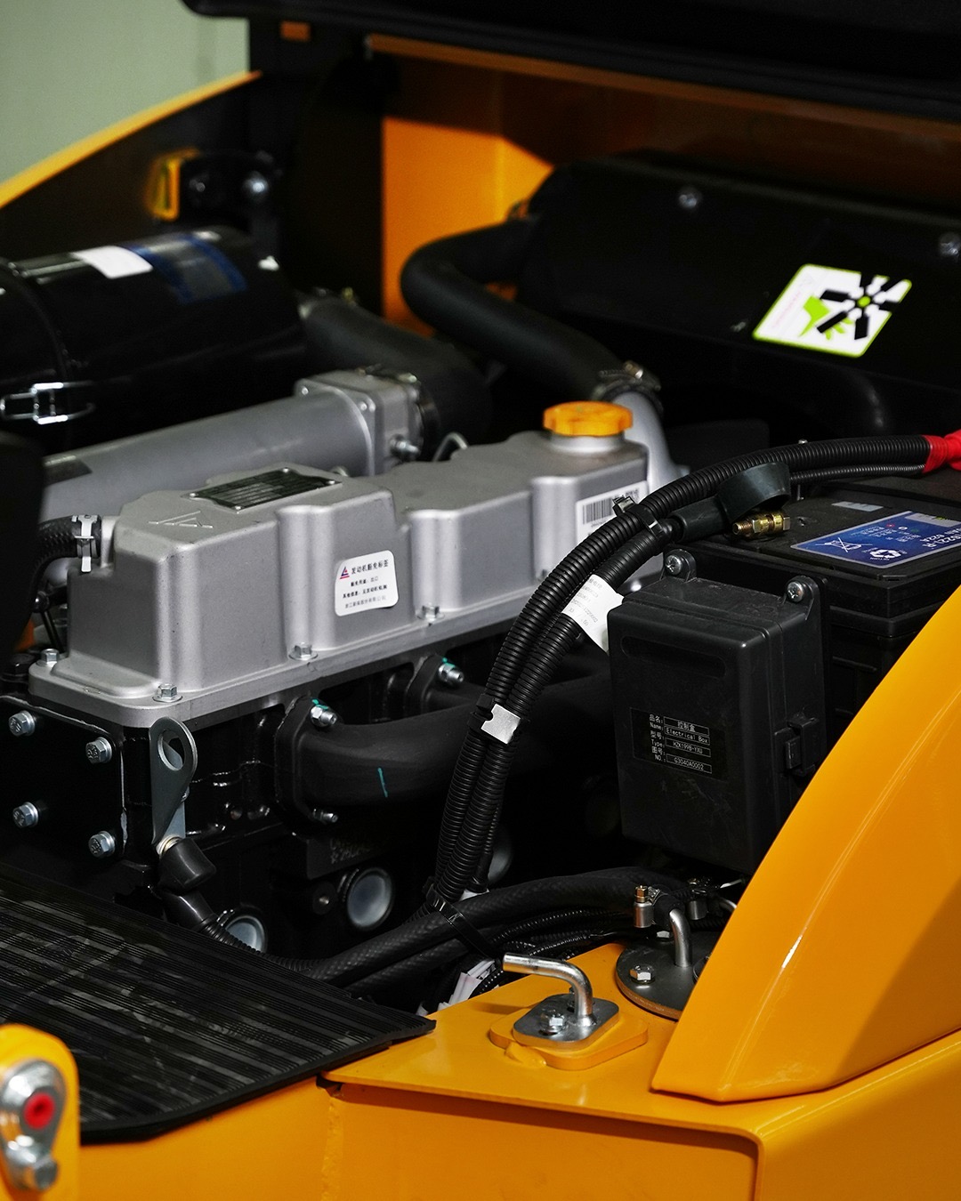 Empilhadeira duplex (nova) , Marca: APEX Modelo: Apex 36D para 3.6 ton ,com torre de 3.50 m e motor a diesel - Imagem 8