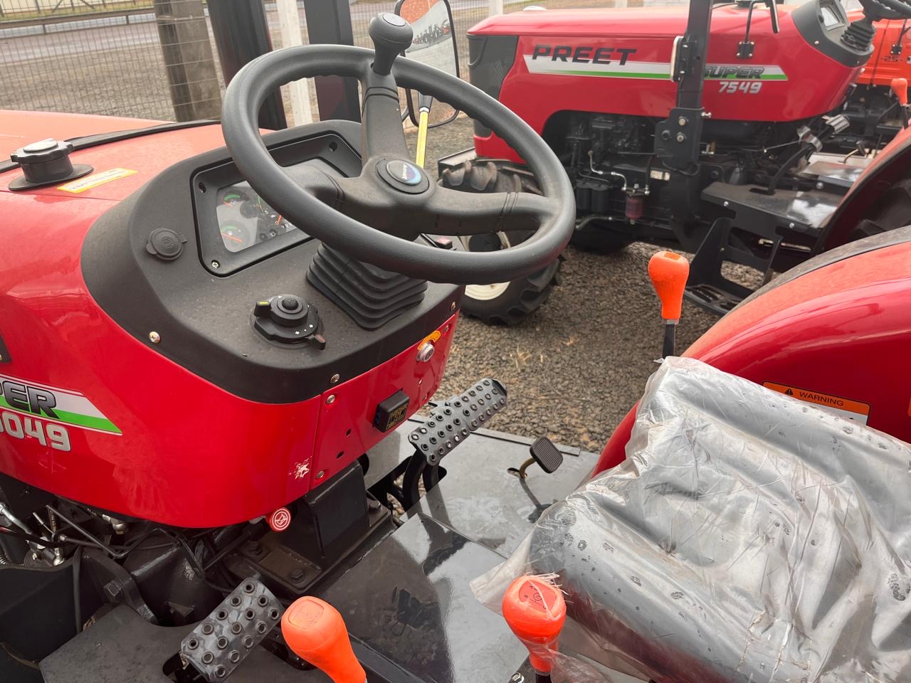 Trator Agrícola novo Marca: PREET Modelo 9049 super/compacto , Cafeeiro, 4x4, com redutor de velocidade e Reversor de marchas. - Imagem 5