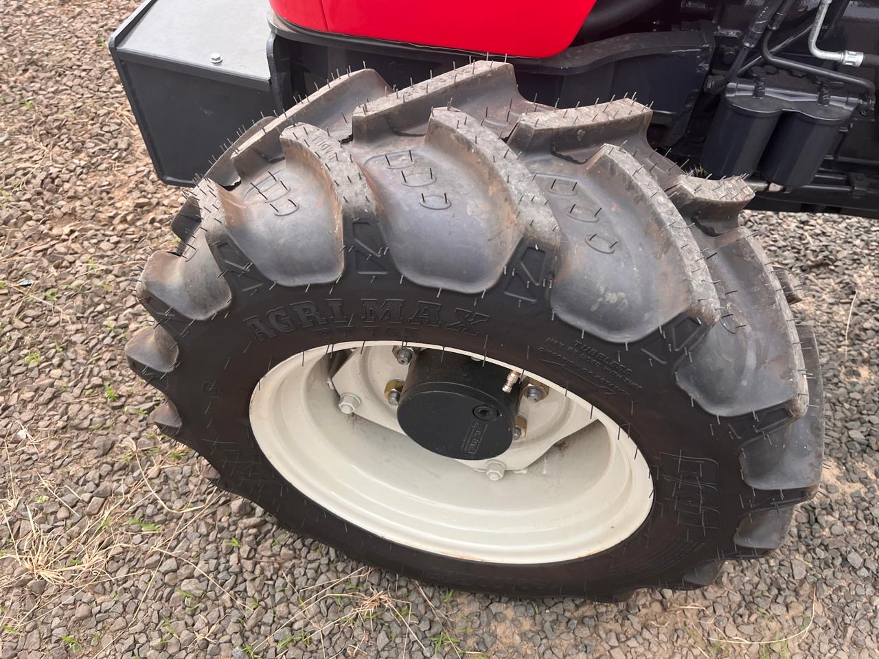 Trator Agrícola novo Marca: PREET Modelo 9049 super/compacto , Cafeeiro, 4x4, com redutor de velocidade e Reversor de marchas. - Imagem 6