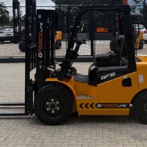 Empilhadeira duplex (nova) , Marca: G FORCE Modelo: GF30 para 3.0 ton ,com torre de 3.50 m e motor a diesel