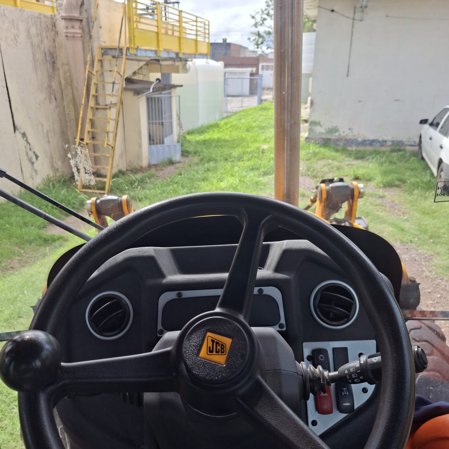 Retroescavadeira JCB Modelo: 3CX 4x4 Ano : 2024 Cabinada com 1189 horas - Imagem 7
