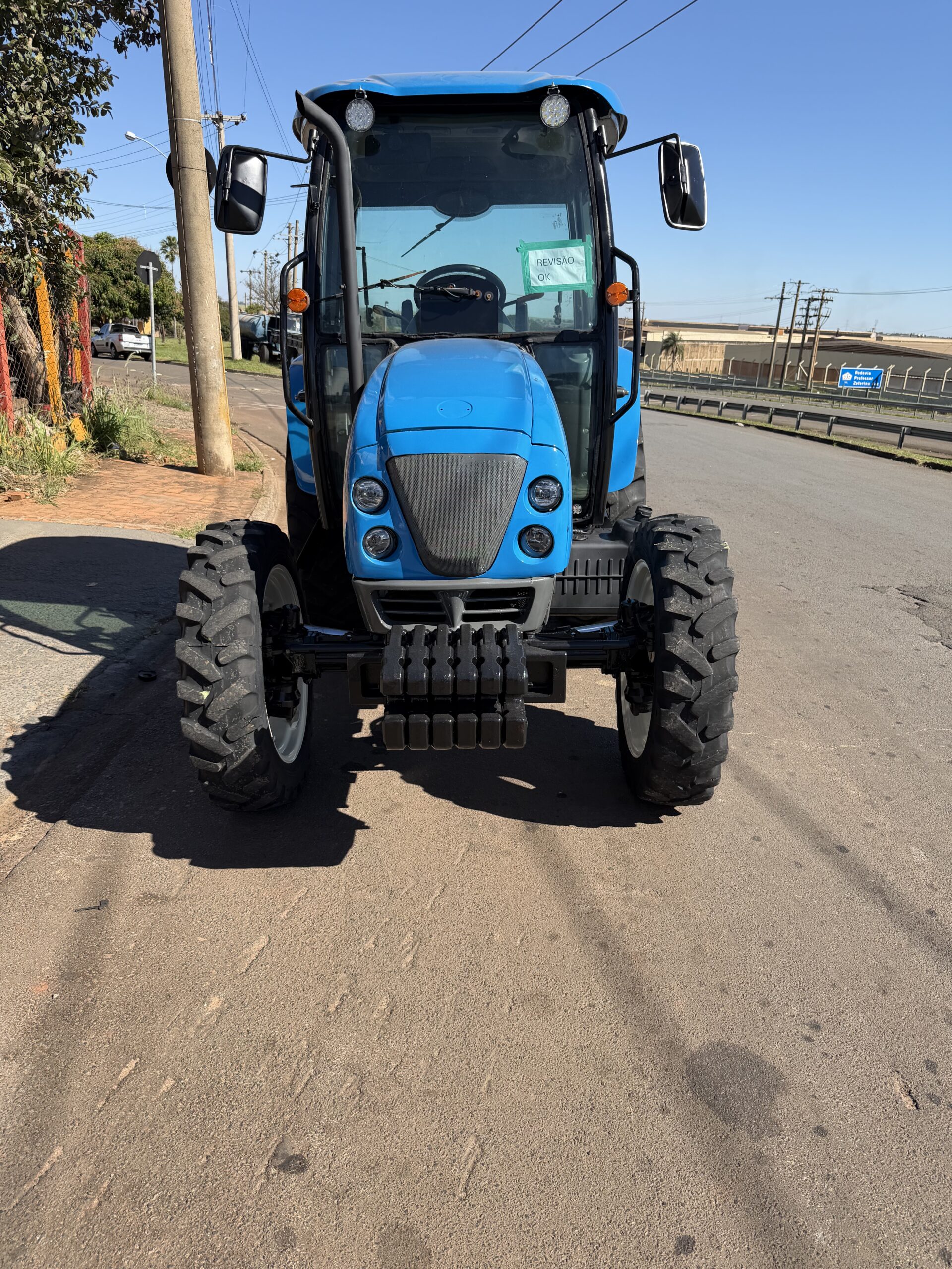 LS Tractor modelo: U60 4x4 Ano 2017, Cod (12), cabinado de fábrica com ar condicionado - Imagem 7