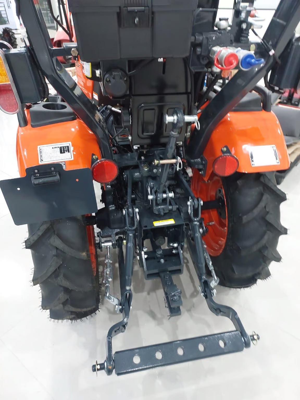 Trator Agrícola (novo) Marca: PREET Modelo: 2549 4x4 - Imagem 11