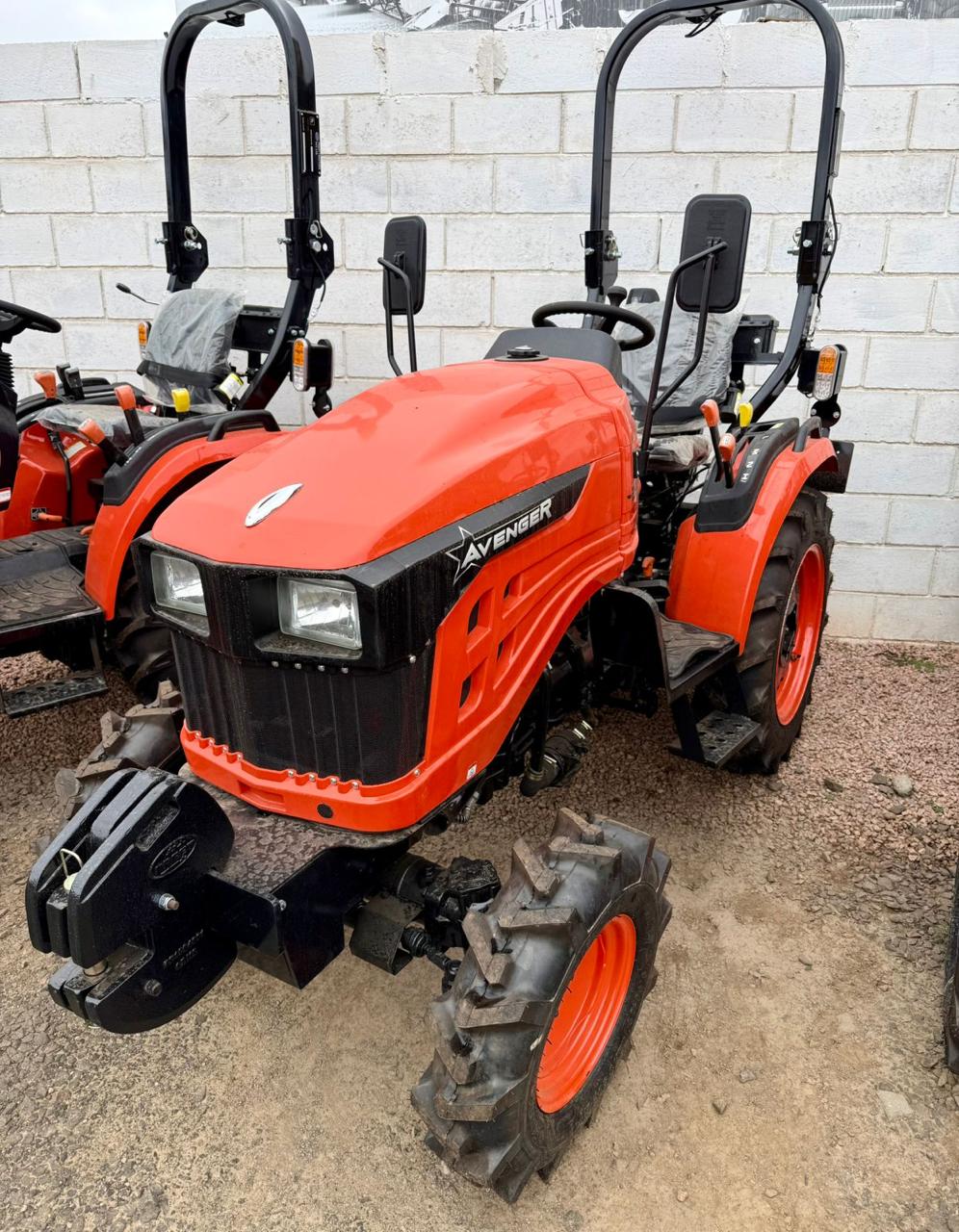 Trator Agrícola (novo) Marca: PREET Modelo: 2549 4x4 - Imagem 2