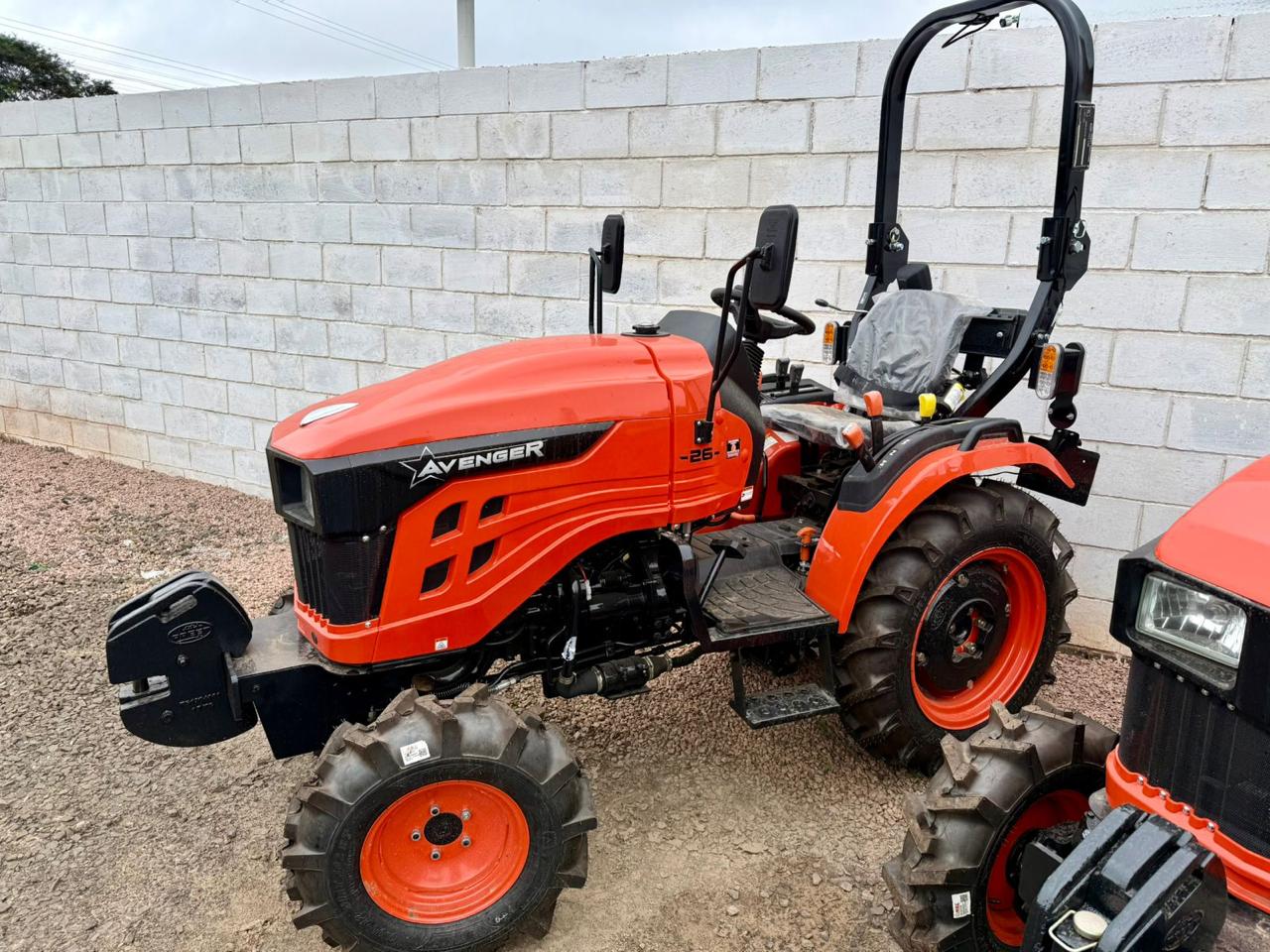Trator Agrícola (novo) Marca: PREET Modelo: 2549 4x4